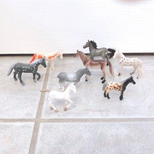 NEW 8 Horses Toys